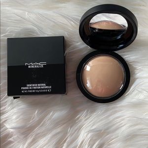 NEW MAC Mineralize Skinfinish Natural in Medium